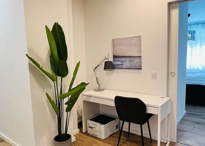 Central Designer 3 Room Apt With Terrace & Parking