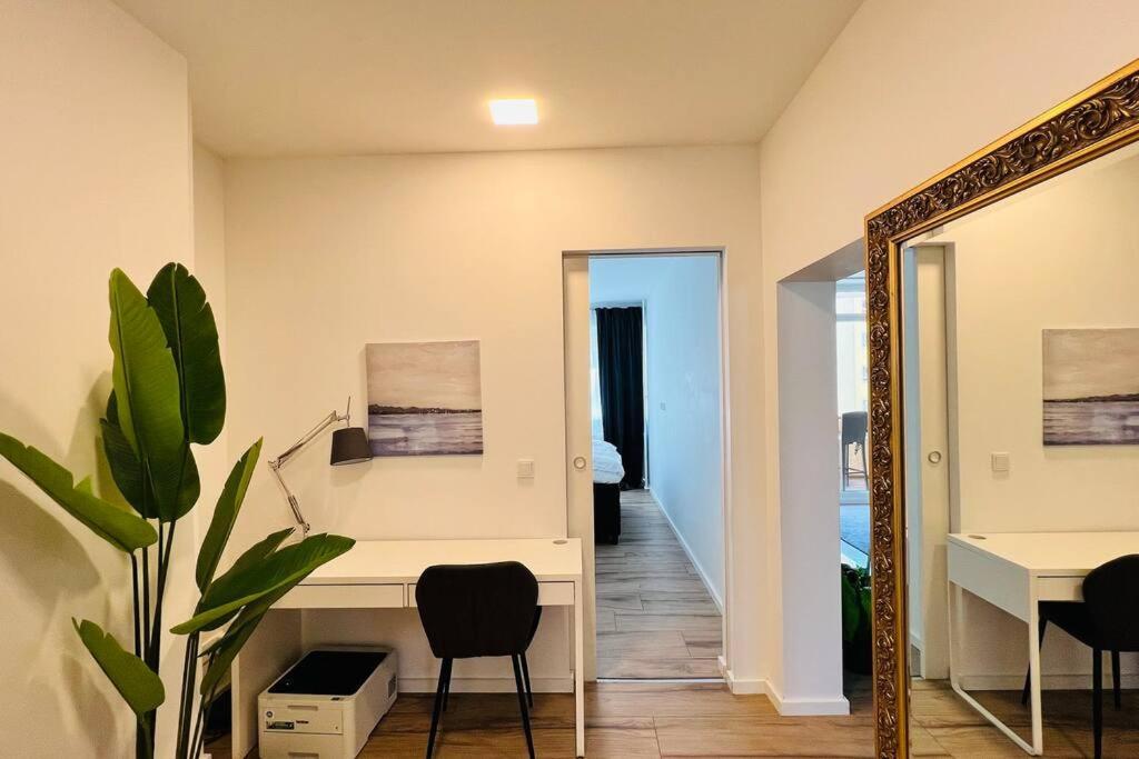Designer 3 With Terrace & Parking *